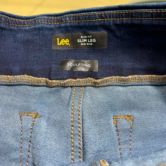 Lee mid rise pull on slim fit jeans size 8 - Picture 3 of 5